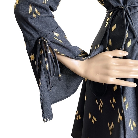 Lulu's Radiant Love black and gold wrap print dress Small - Picture 4 of 7